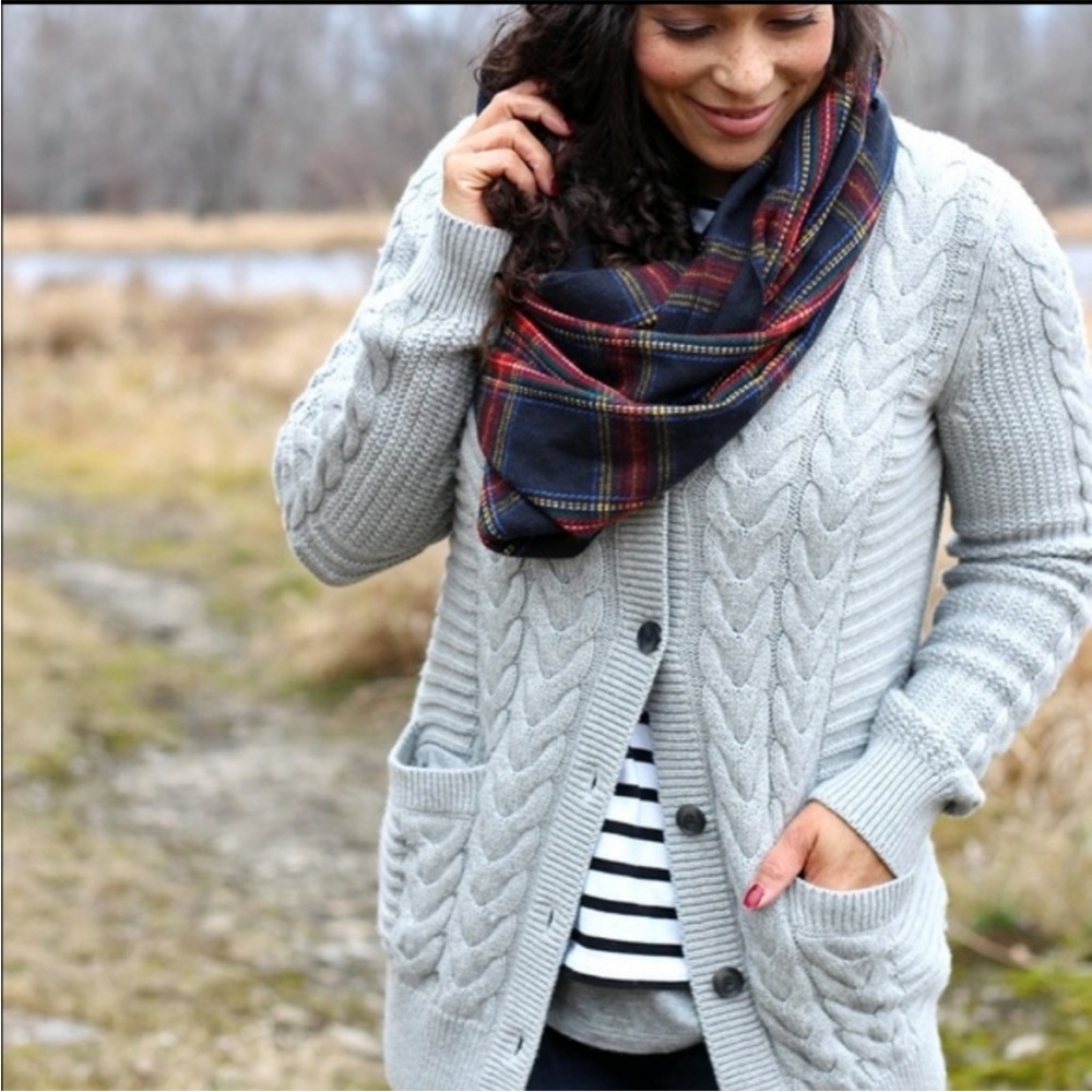 GAP Cable Knit Gray Chunky Sweater